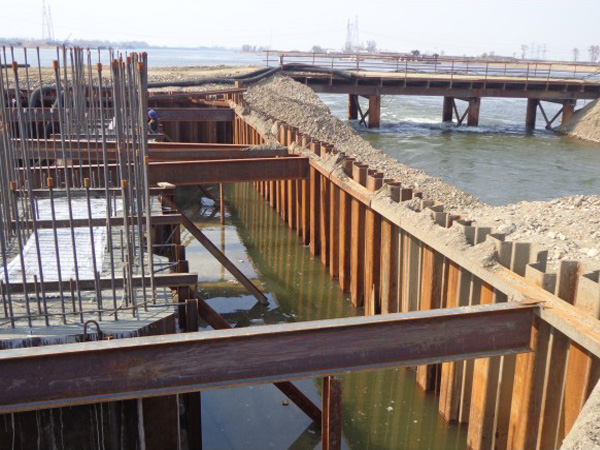 菲律宾河滩支护工程 12米 400x100
